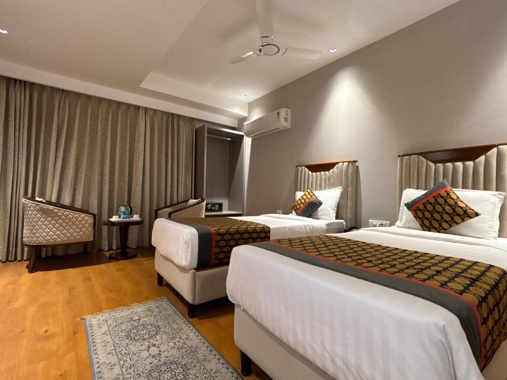 Hotel Arch The Lohias Neu-Delhi Exterior foto